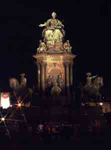 Вена. Памятник Марии-Терезии